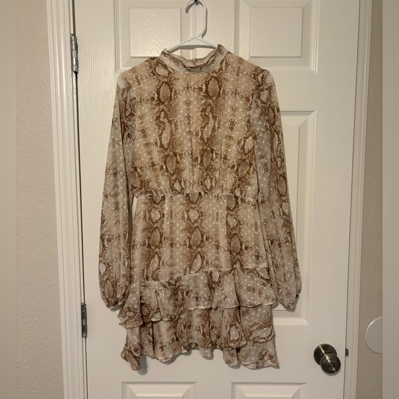 Dress - Picture 3 of 3